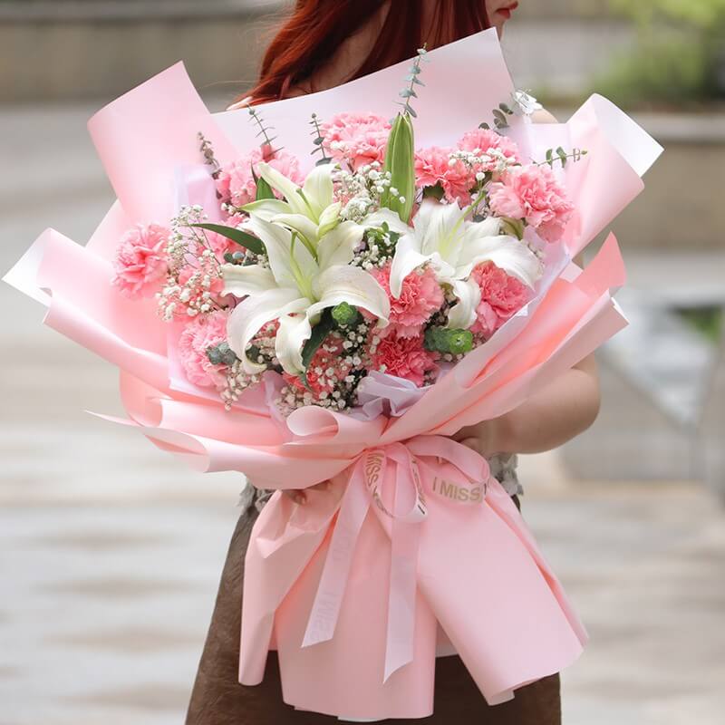 19朵粉色玫瑰，4朵白色百合花束